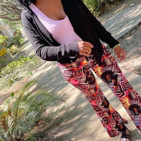 Pants only They are extra large pants but they probably fit like a medium - Picture 1 of 1